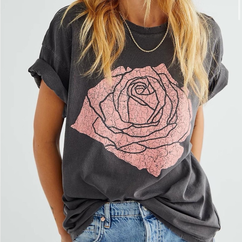 Free People Rose Graphic Tee. Size: Small